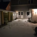 Bright Townhouse With Garden & Terrace *