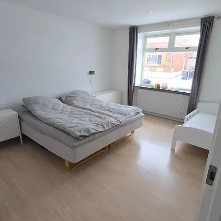 Ferienhaus Bright Townhouse With Garden & Terrace *