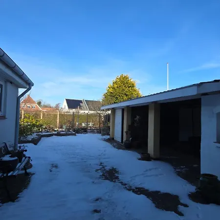 Bright Townhouse With Garden & Terrace Hébergement de vacances