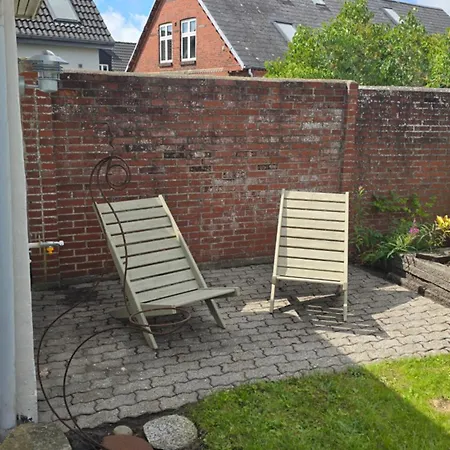 Bright Townhouse With Garden & Terrace Vakantiehuis Esbjerg